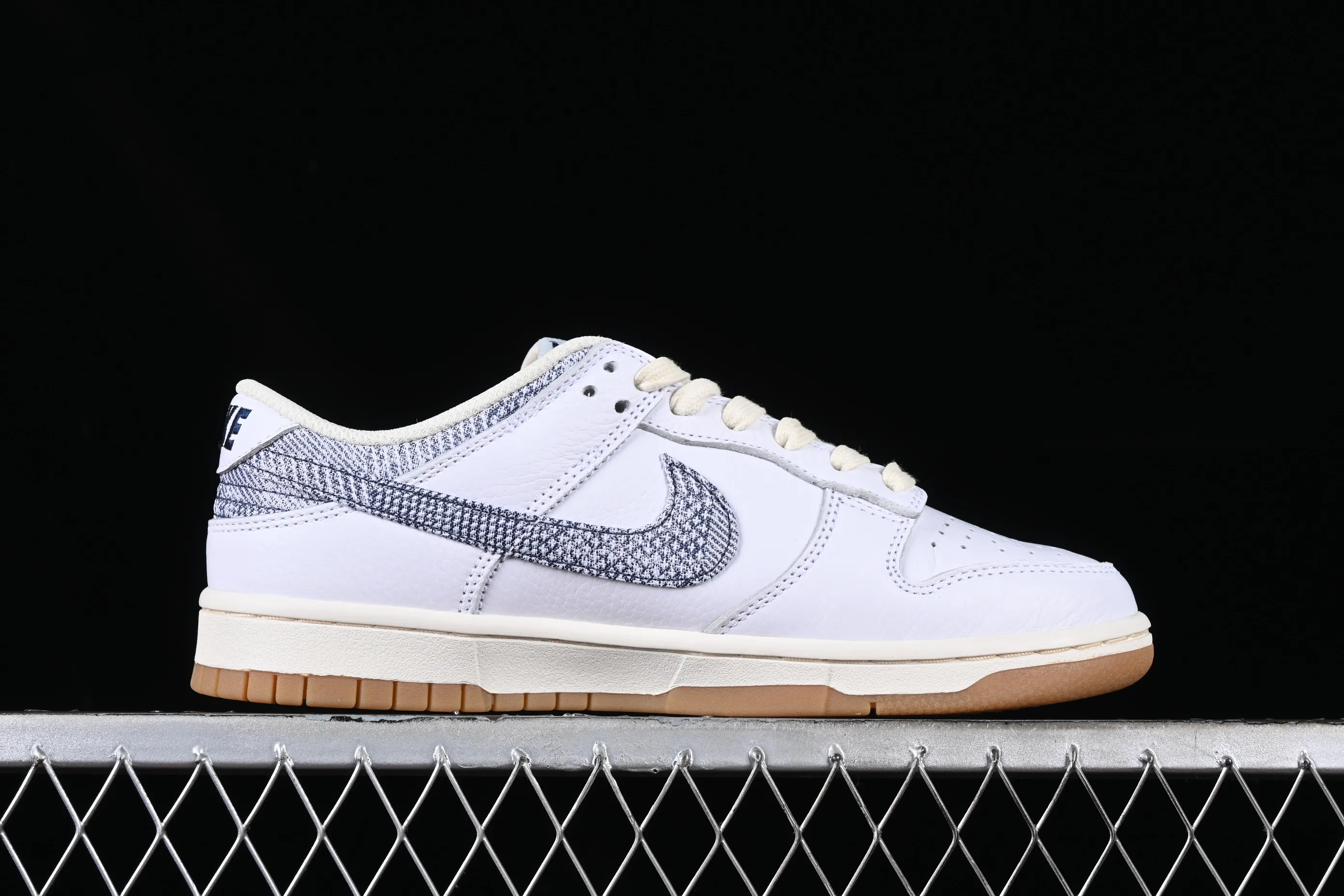 All categories Nk SB Dunk series Nk SB Dunk Low low-top sneakers J version Nk Dunk Low "Washed Denim" washed denim SB dunk series low-top casual sports skateboard shoes FN6881-100